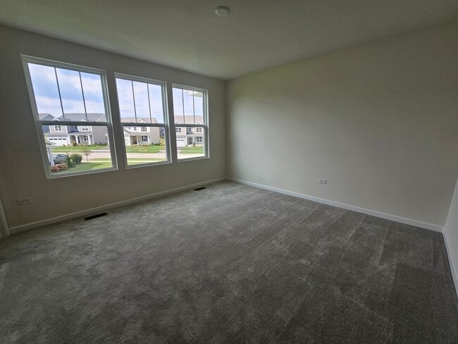 Building Photo - 5954 Hawkweed Dr