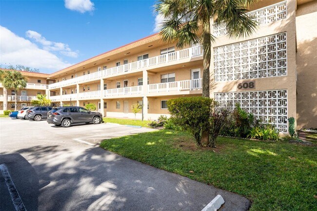 Building Photo - 608 SW Natura Blvd