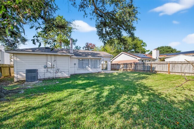 Building Photo - 20119 Telegraph Square Ln