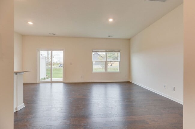 Building Photo - New 3BR Townhome in Saylor’s Place – Modern Finishes & Prime Jonesborough Location