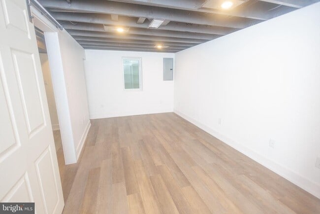 Building Photo - 203 Girard Rd N