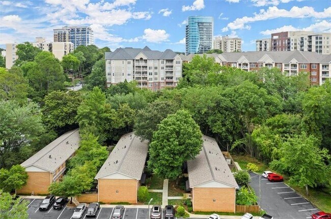 Building Photo - 100 Biscayne Dr NW