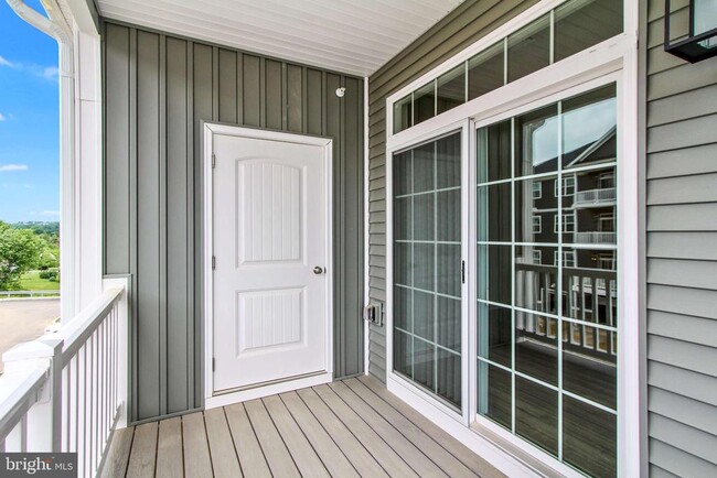 Building Photo - 115 Sienna Dr
