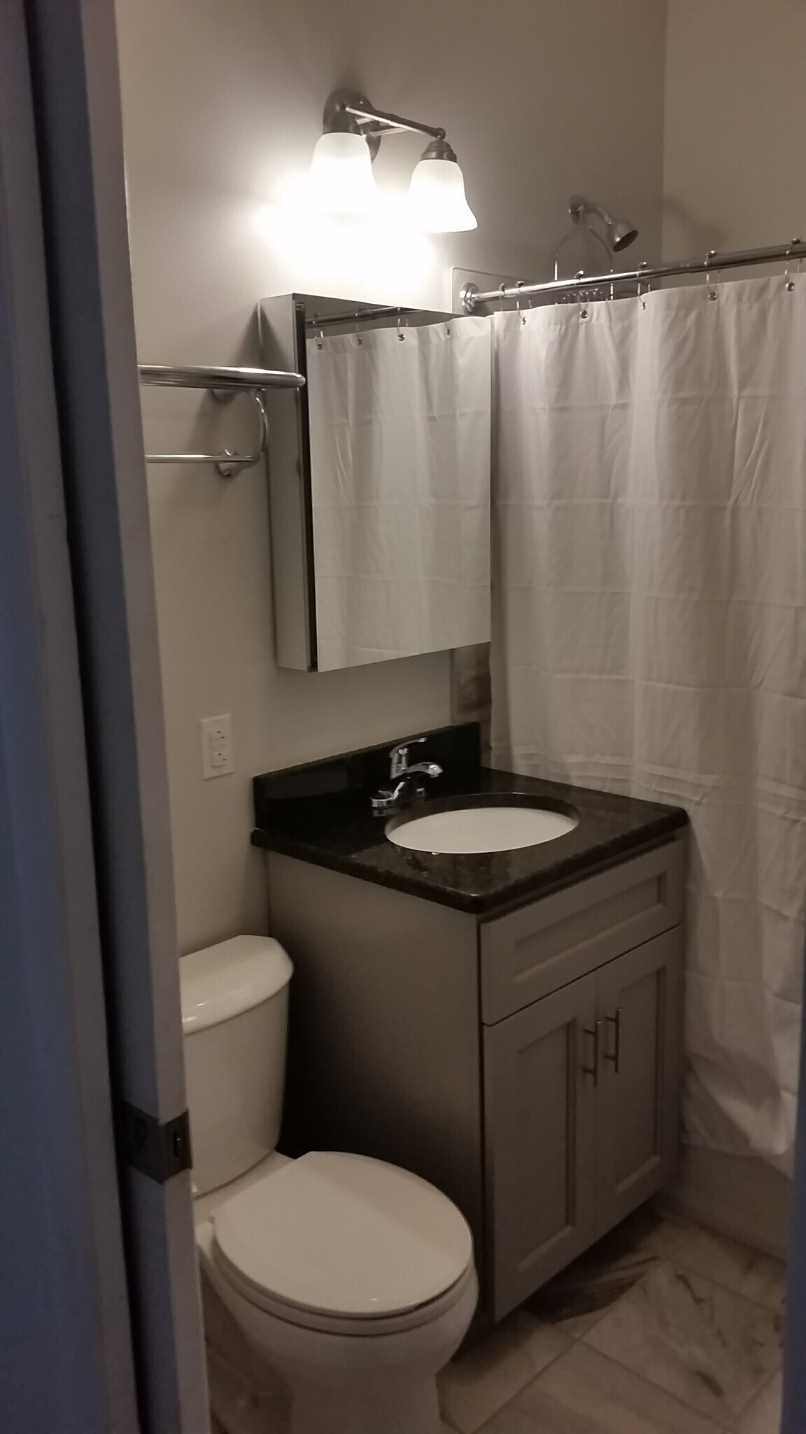 2 full private baths - 815 Wharton St