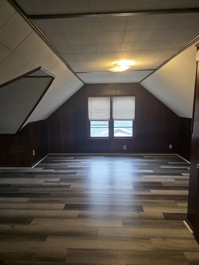 Building Photo - 3439 Cleveland St NE