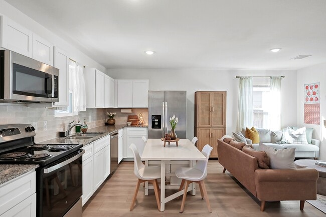 Building Photo - 16516 Jasmine Marie Pl