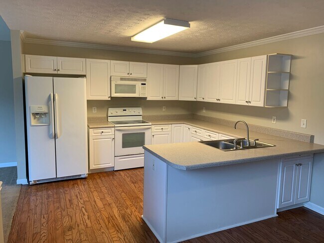 Building Photo - Cute 3/2 Home in Ogletree Village