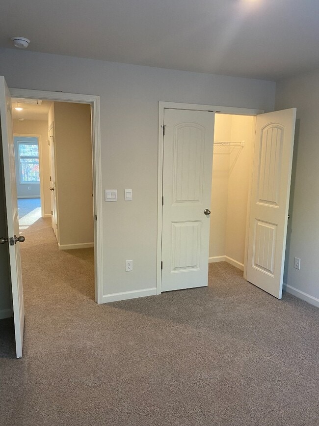 Building Photo - Modern 3-Story Townhome Near Woodstock High & Middle School
