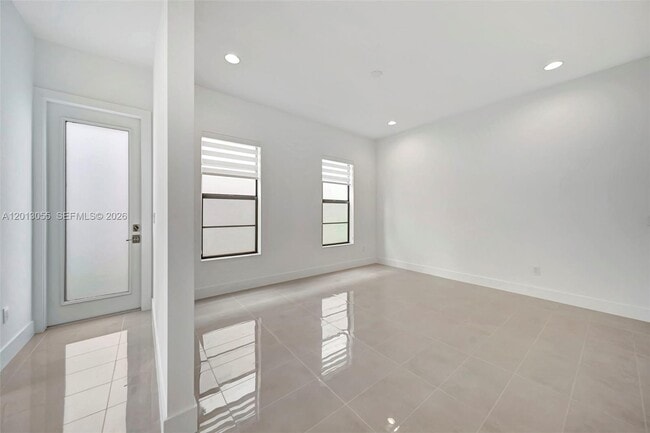 Building Photo - 1454 SW 23rd St