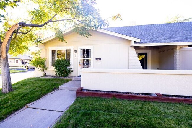 Primary Photo - Cute 2 Bedroom East Sparks Townhouse