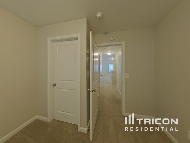 Building Photo - 2277 Wentworth Park Dr