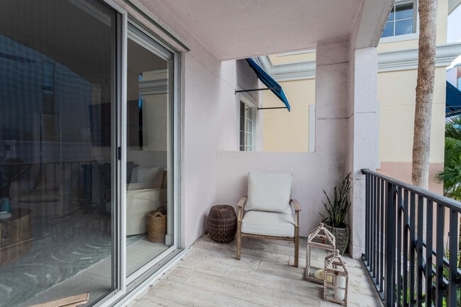 Building Photo - 250 NE 3rd Ave