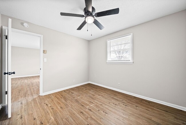 Building Photo - 111 Tandy Dr