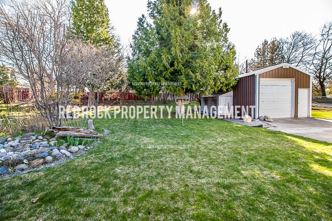 Building Photo - 416 N Bannen Rd