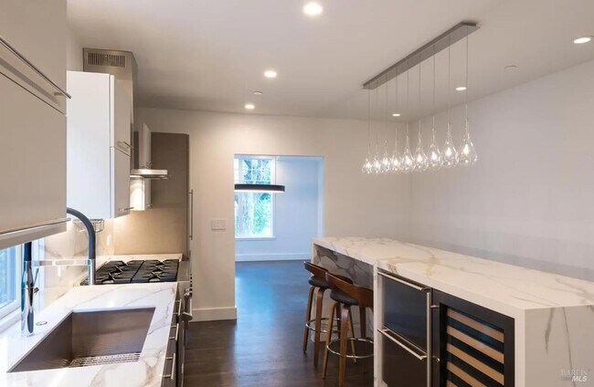 Building Photo - 1309 Nye St