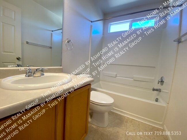 Building Photo - 6530 Fowler Dr
