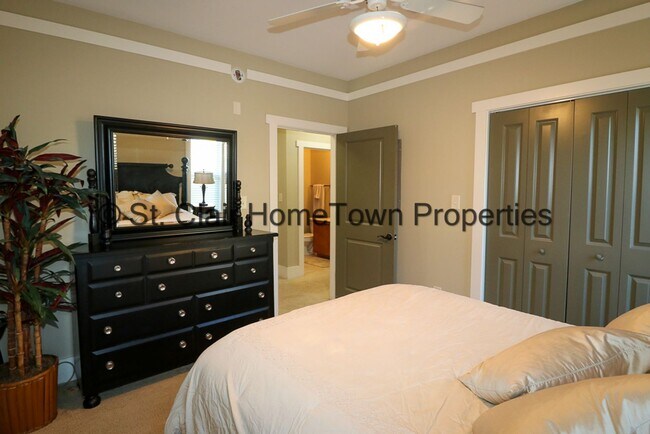Building Photo - 475 River Forest Ln