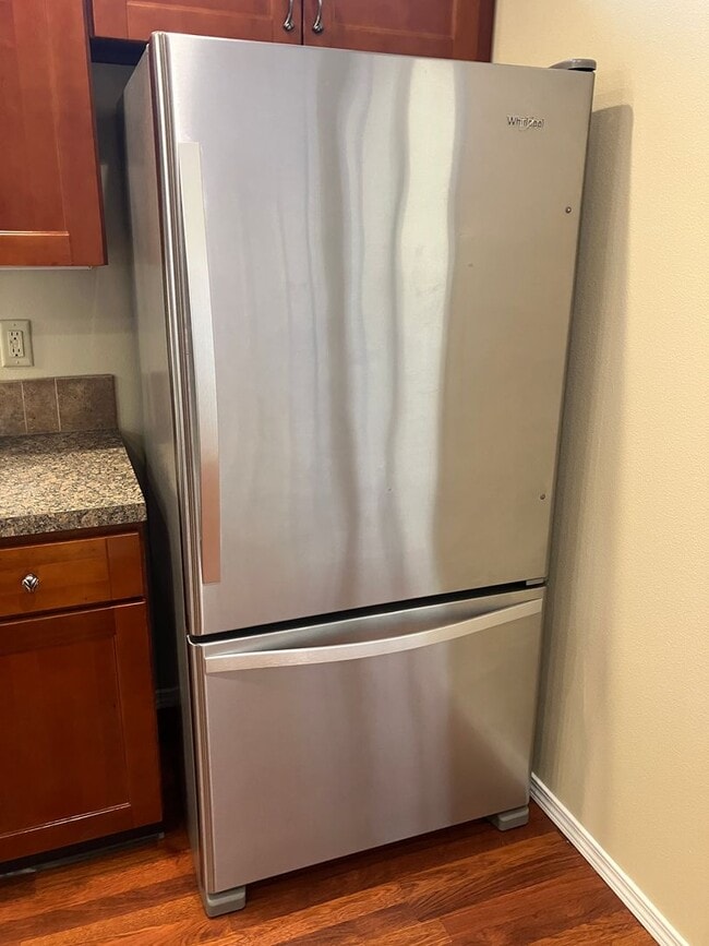 Building Photo - Well-Kept Three Bedroom Home in West Salem