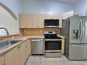 Building Photo - 1270 SE 28th Ct