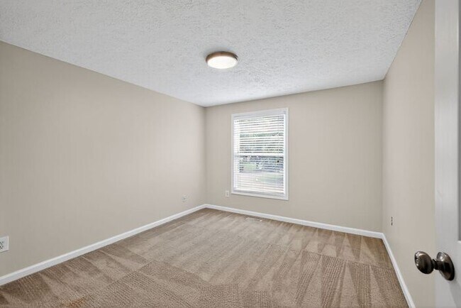 Building Photo - 2225 Pinefield Way