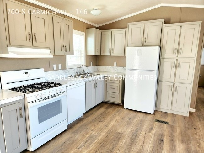 Building Photo - 700 S Carmichael-146