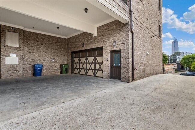 Building Photo - 629 Boulevard NE