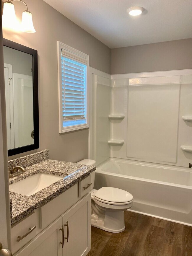 Building Photo - Brand New 2 Story Duplex!!  Close to Downt...