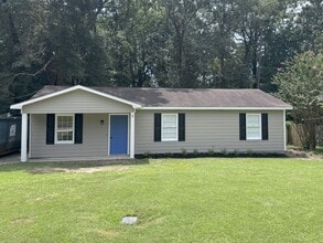 Building Photo - You Don't Want To Miss This Home