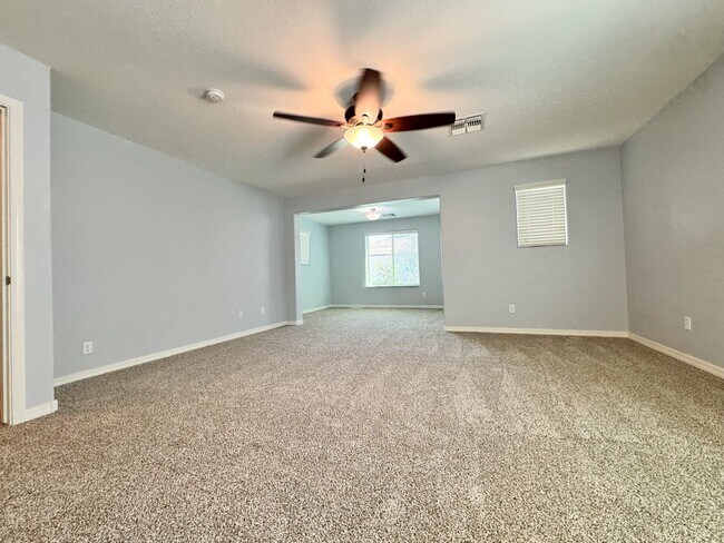 Building Photo - Spacious 5-Bedroom + Loft in Lyons Gate wi...