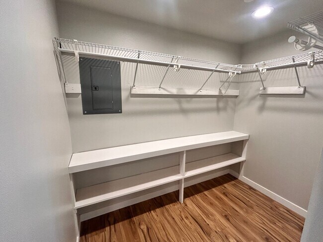 Building Photo - Completely Renovated 4 Bed, 2 Bath Home in Spokane!
