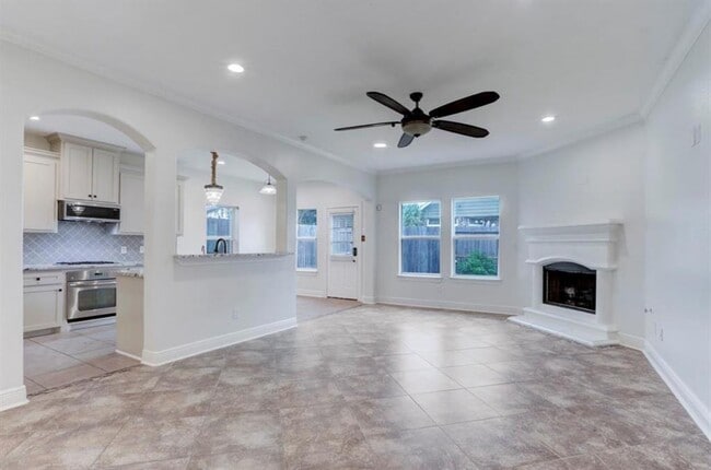 Building Photo - 3548 Firenze Dr