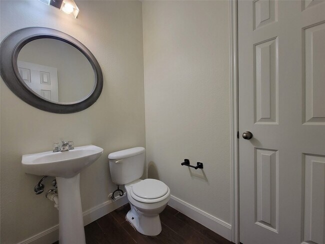 Building Photo - 1028 Utopia Ln