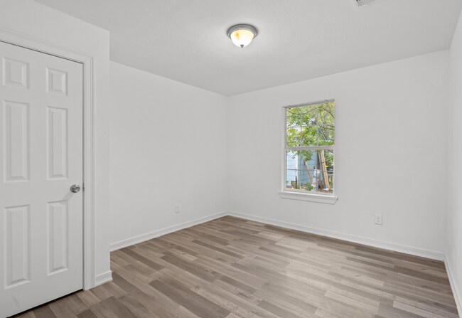 Building Photo - 99 Brownwood Dr