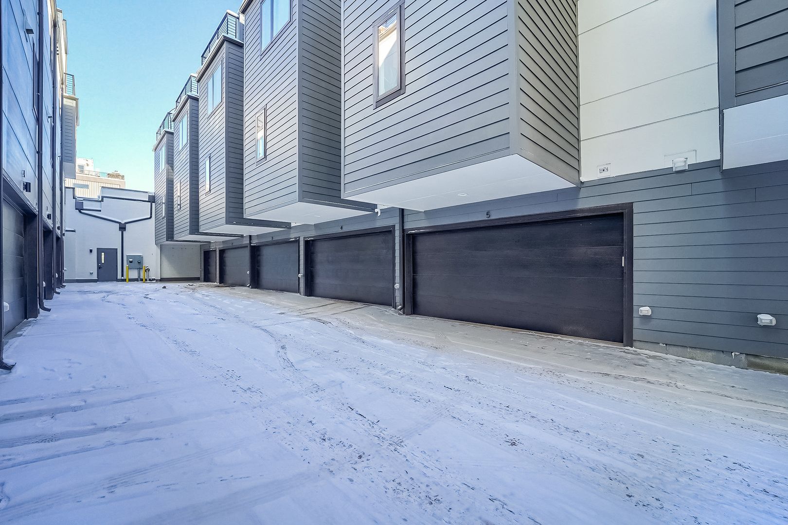 Building Photo - 2828 W 25th Ave