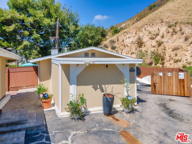 Building Photo - 22605 Pacific Coast Hwy