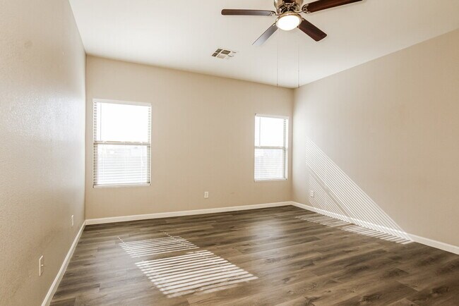 Building Photo - 735 E Michigan Ave