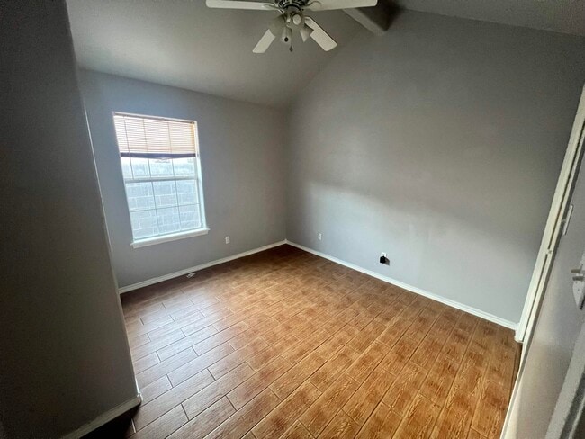 Building Photo - 3423 Pecan St