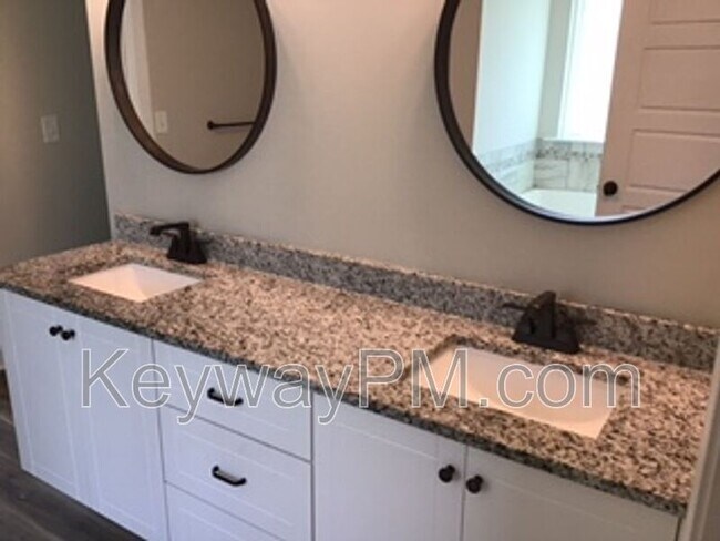 Building Photo - 618 Turtle Crk Ln