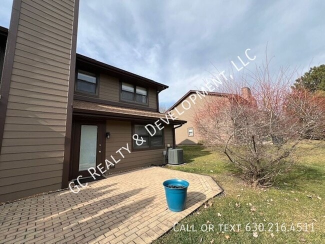 Building Photo - 925 Indian Boundary Dr