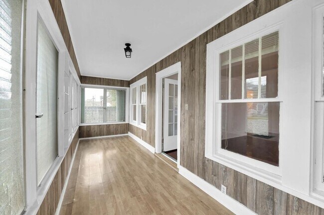 Building Photo - 211 S Navy Blvd