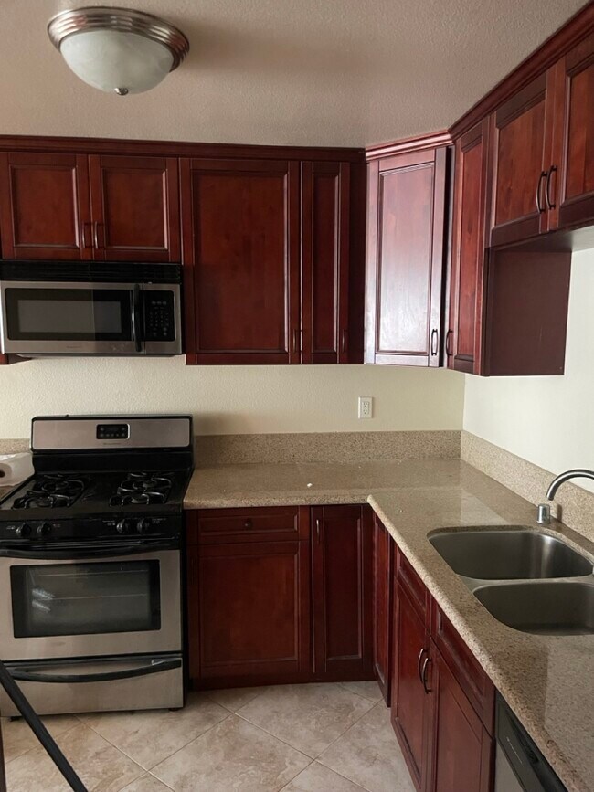 Building Photo - 11252 Peach Grove St