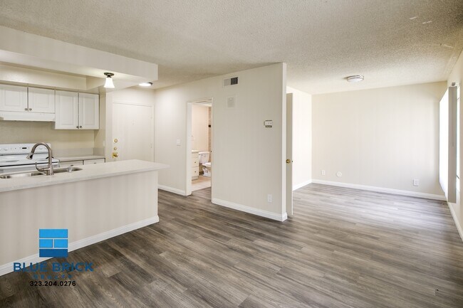 Building Photo - 451 S Harvard Blvd