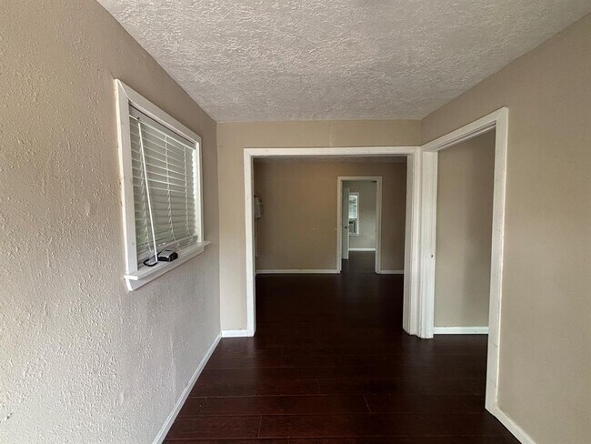 Building Photo - 207 Frawley St