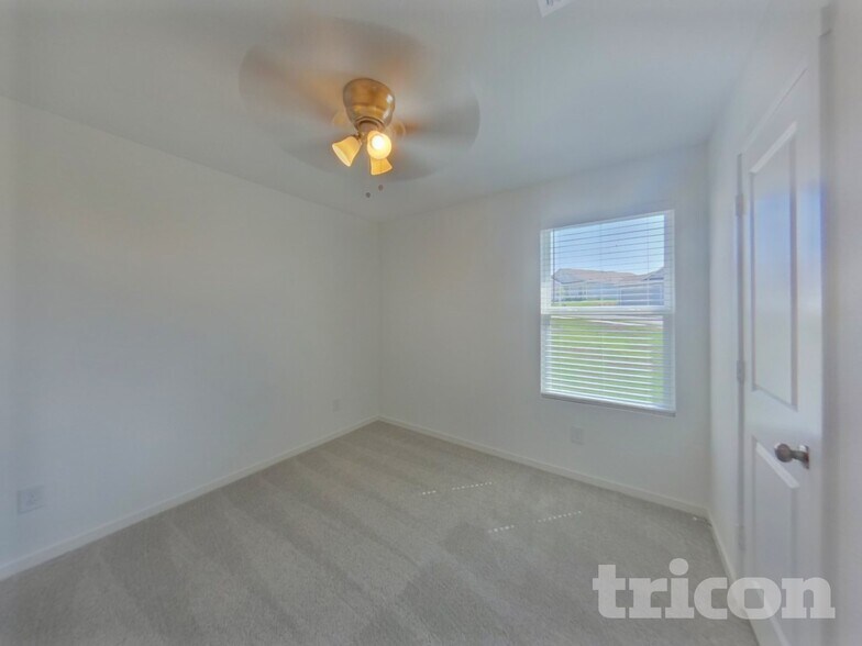 Building Photo - 10700 Dusty Rnch Rd