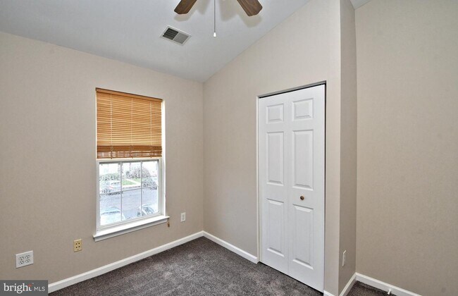 Building Photo - 3435 Westview Dr