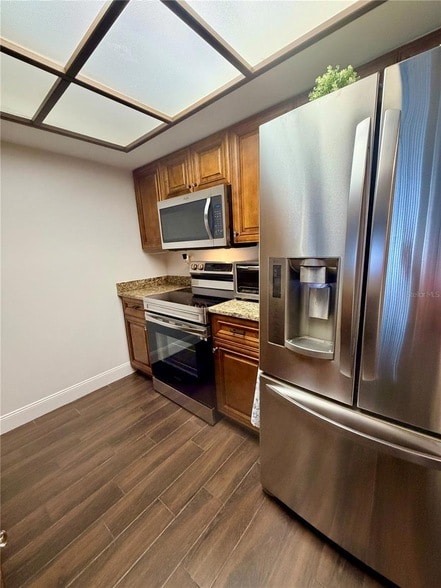 Building Photo - 13602 S Village Dr