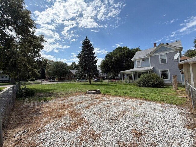 Building Photo - 415 N 32nd St