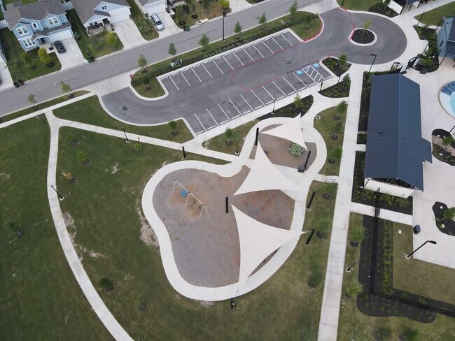 Building Photo - 141 Bluestem Dr