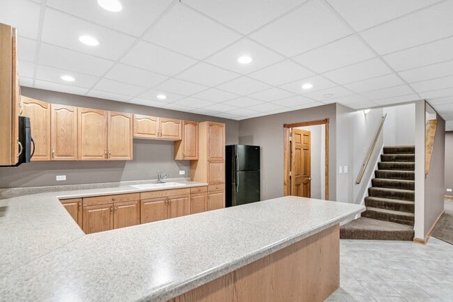 Building Photo - 4N550 School Rd