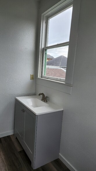 Building Photo - 815 G St